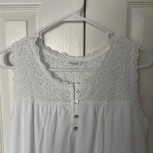 Marks & Spencer Sleepwell white 100% cotton nightgown US size 8 eyelit detail